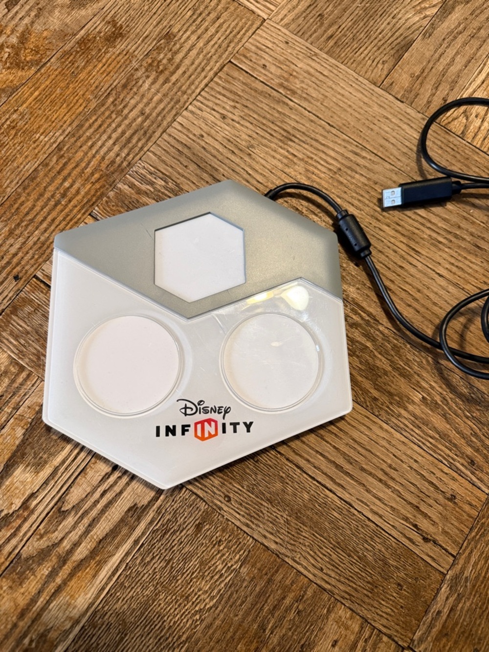 Disney Infinity Hex Game Portal in White and Gray